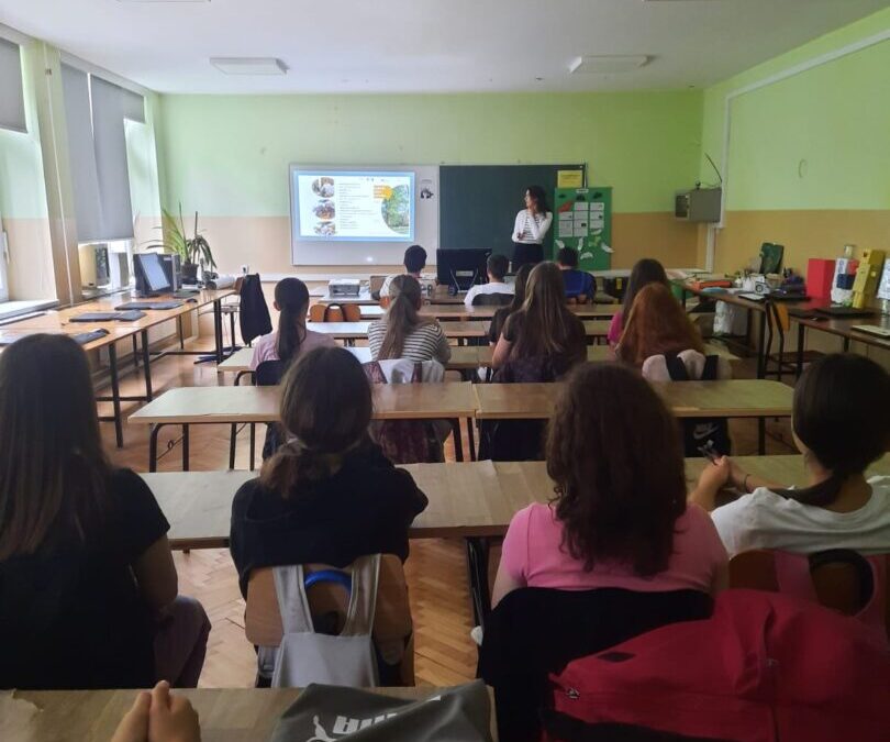 Posjet pedagoginje Industrijsko-obrtničke škole Slatina učenicima osmih razreda OŠ Voćin